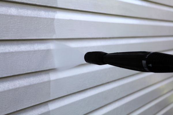 Condo Siding Power Washing in Fairfax